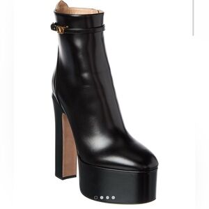 Valentino Garavani Tan-Go Black Platform Heeled Boots